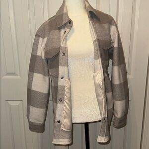 Abercrombie & Fitch Size Small Plaid Button-Up Shirt Jacket